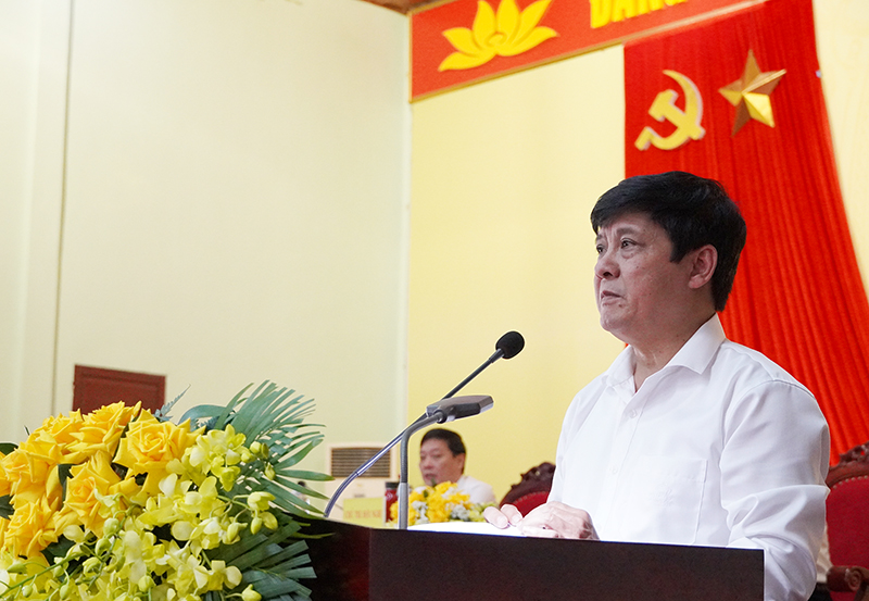 Đồng chí Bí thư Huyện ủy Bố Trạch Lê Công Toán phát biểu kết luận hội nghị.