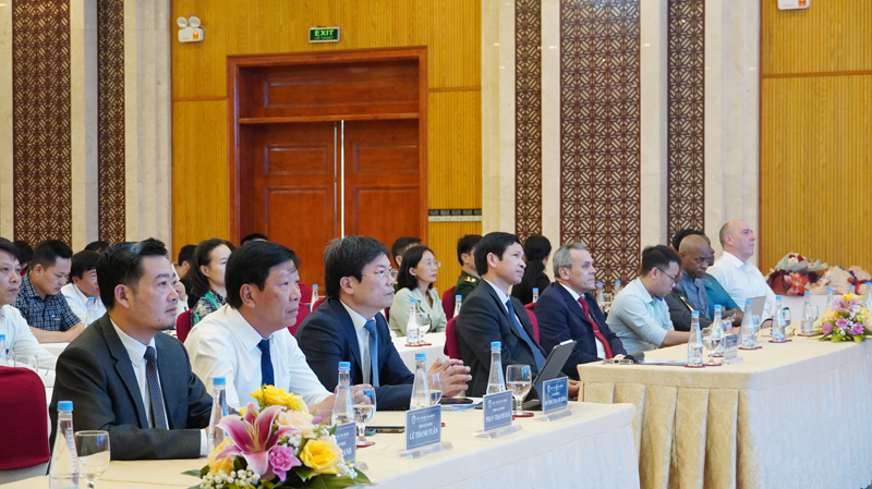 Các đại biểu dự hội nghị triển khai nhiệm vụ ngành Y tế Quảng Bình năm 2024.