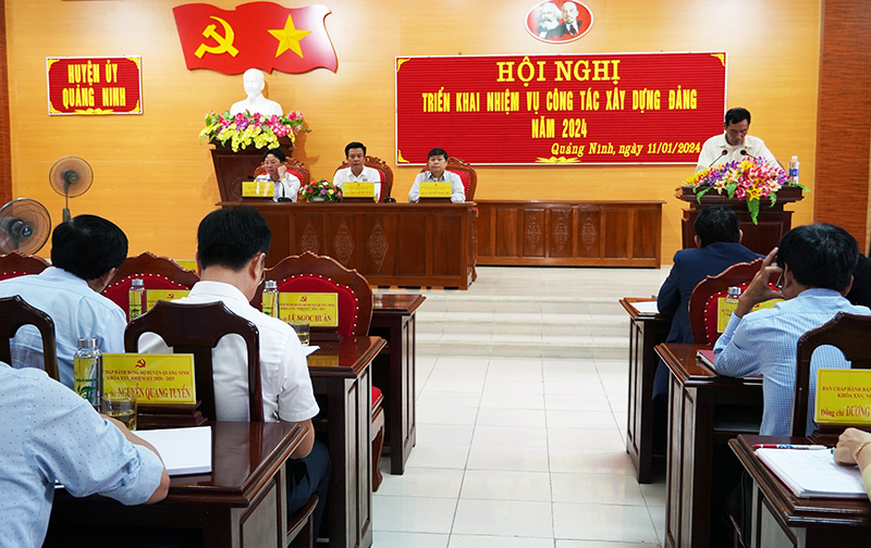 Toàn cảnh hội nghị.