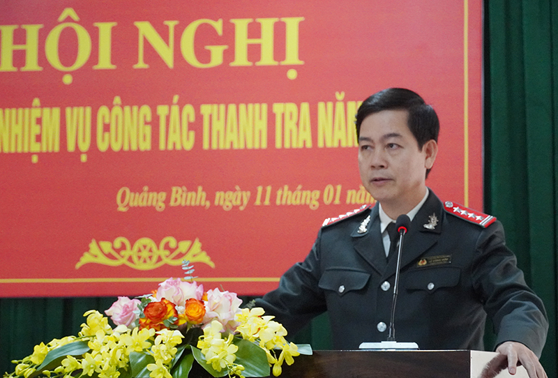 Đồng chí Chánh thanh tra tỉnh Lê Công Hữu phát biểu tại hội nghị. 
