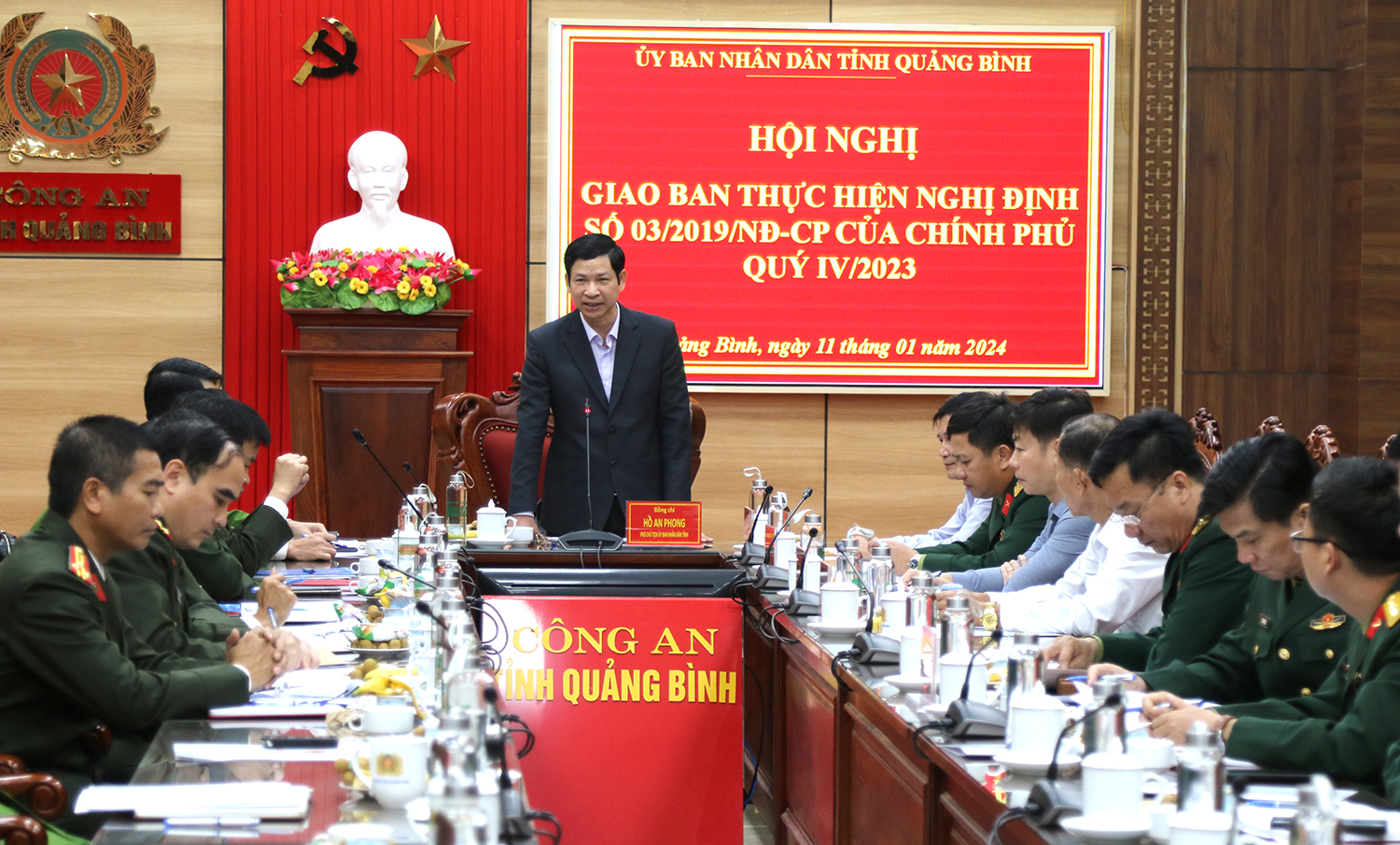 Đồng chí Phó chủ tịch UBND tỉnh Hồ An Phong phát biểu chỉ đạo tại hội nghị.