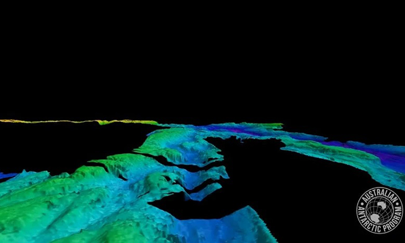 Hẻm núi lớn dưới đáy biển được phát hiện bằng hệ thống sóng âm của tàu phá băng RSV Nuyina. (Ảnh: Antarctica Australia)