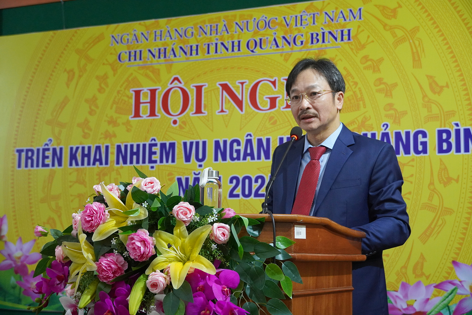 Phó giám đốc phụ trách NHNN chi nhánh Quảng Bình Lương Hải Lưu phát biểu tại hội nghị.