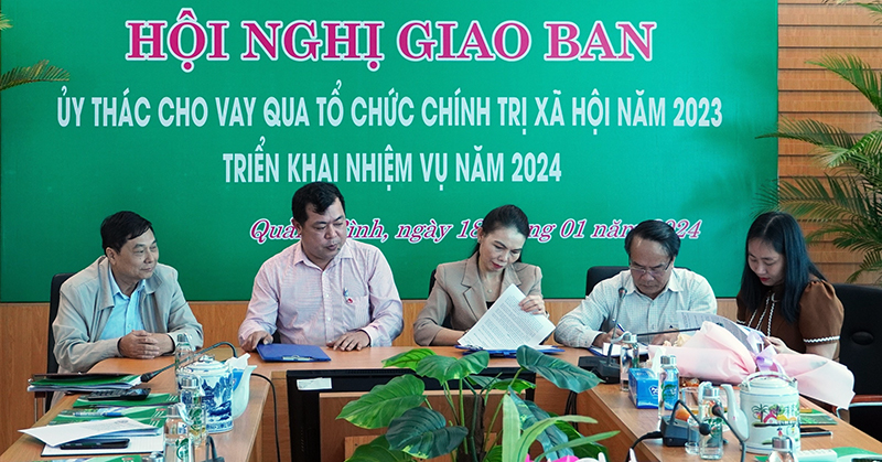  NHCSXH-Chi nhánh Quảng Bình và các tổ chức CT-XH đã ký kết giao ước thi đua năm 2024.