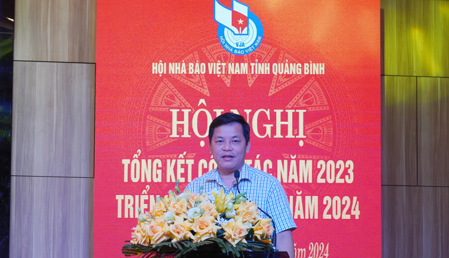 Đại diện lãnh đạo Ban Tuyên giáo Tỉnh ủy phát biểu ghi nhận các hoạt động tích cực của Hội Nhà báo tỉnh trong năm 2023.
