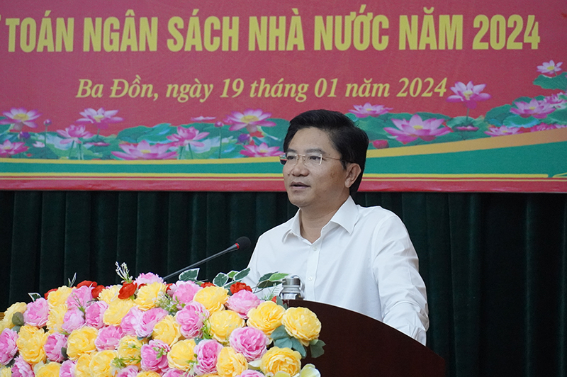 Đồng chí Bí thư Thị ủy Ba Đồn Trương An Ninh phát biểu tại hội nghị.