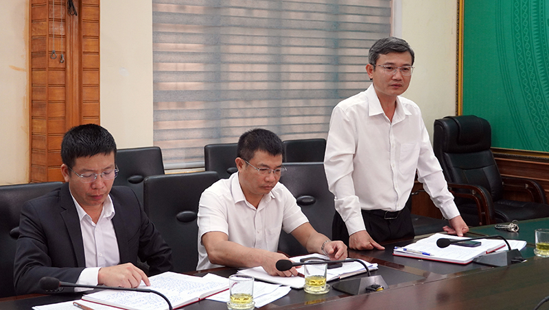 Lãnh đạo UBND huyện Tuyên Hóa làm rõ những kết quả nổi bật và một số khó khăn, vướng mắc trong thực hiện NQ số 43 của Quốc hội