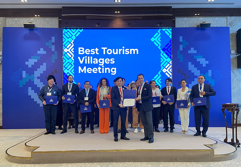 Làng Tân Hóa nhận giải Làng du lịch tốt nhất năm 2023 của UNWTO.