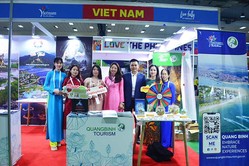 trưng bày không gian Quảng Bình tại gian hàng chung du lịch Việt Nam nhằm giới thiệu, quảng bá hình ảnh, con người, văn hoá cũng như những điểm đến hấp dẫn, sản phẩm du lịch đặc sắc, ẩm thực phong phú của Quảng Bình,