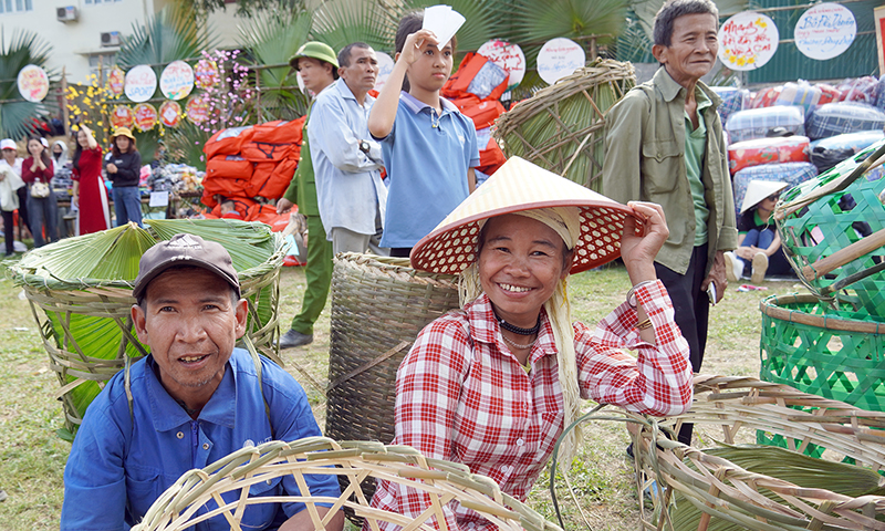 Niềm vui xuống chợ.