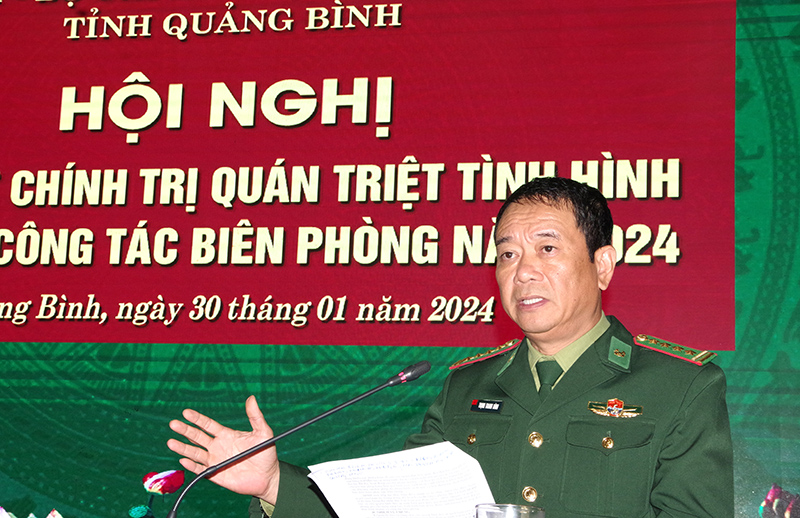 Đại tá Trịnh Thanh Bình, Tỉnh ủy viên, Chỉ huy trưởng BĐBP tỉnh phát biểu tại hội nghị.