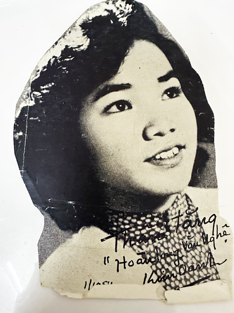 NSƯT Kim Oanh trong thời gian công tác tại Đài Tiếng nói Việt Nam.