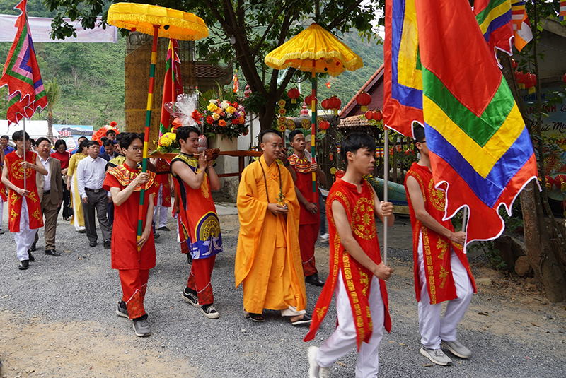 Quảng Ninh: Lễ rước nước tại lễ hội chùa núi Thần Đinh xuân Giáp Thìn 2024