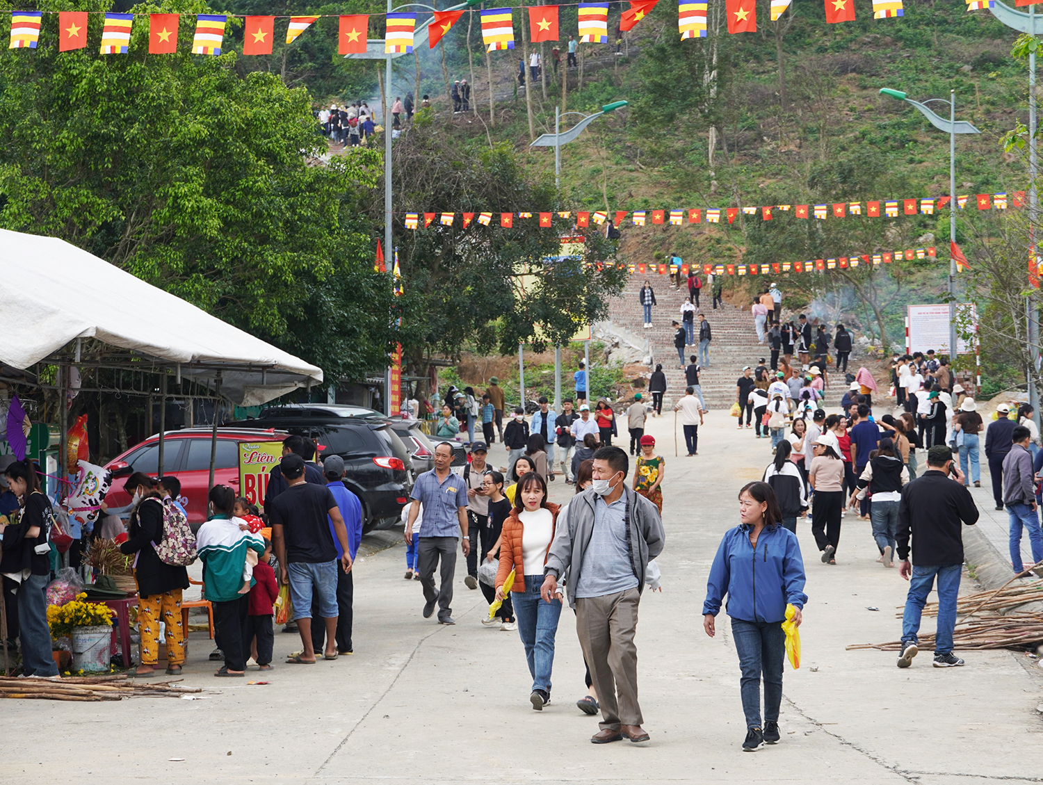 Quảng Ninh: Lễ hội chùa núi Thần Đinh xuân Giáp Thìn 2024