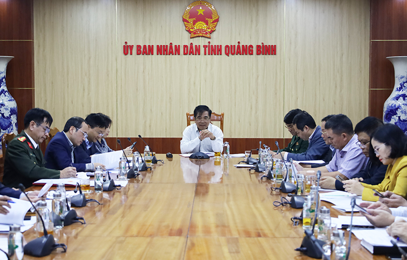 Đồng chí Phó Chủ tịch Thường trực UBND tỉnh Đoàn Ngọc Lâm chủ ttr cuộc họp.