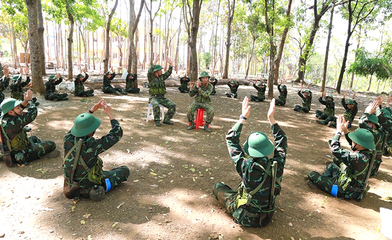  Hoạt động văn hóa-văn nghệ giữa giờ huấn luyện của cán bộ, chiến sĩ Tiểu đoàn 303, Trung đoàn 584, Bộ CHQS tỉnh Đắk Lắk. Ảnh minh họa: qdnd.vn