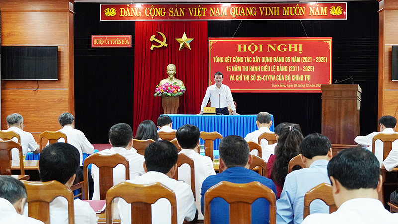 Toàn cảnh hội nghị.