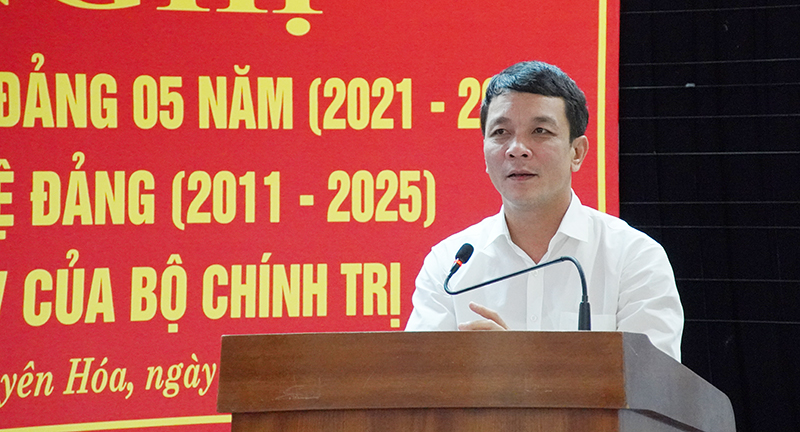 Đồng chí Bí thư Huyện ủy Tuyên Hóa Nguyễn Hoài Nam kết luận hội nghị.