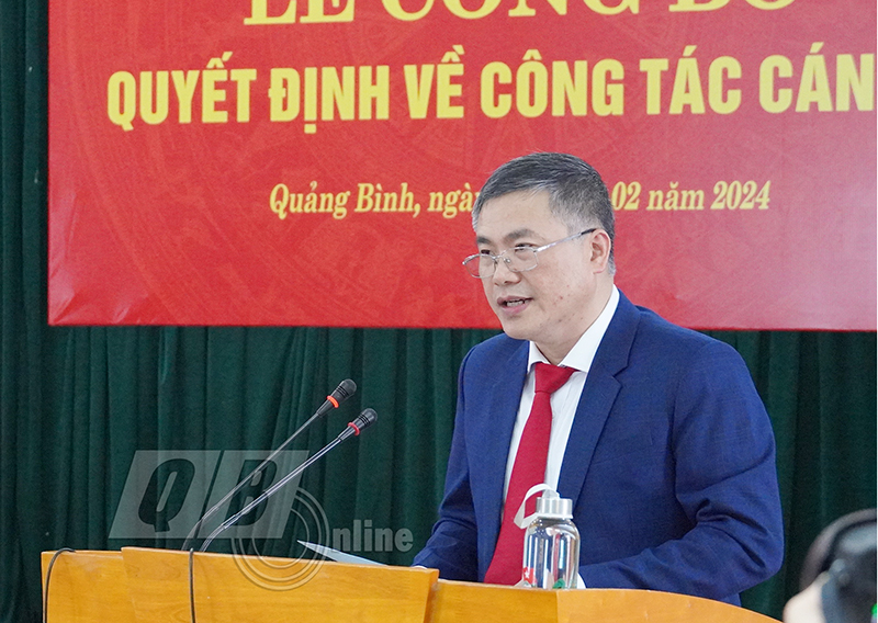 Tân Phó Giám đốc Sở TN-MT Trần Văn Khương phát biểu tại buổi lễ.