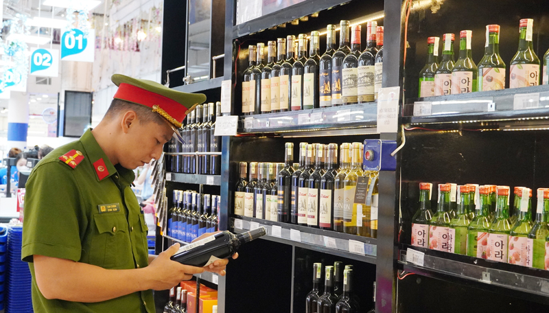 Bộ Y tế yêu cầu tăng cường các biện pháp phòng chống tác hại của rượu, bia trong dịp Tết Nguyên đán Giáp Thìn. 