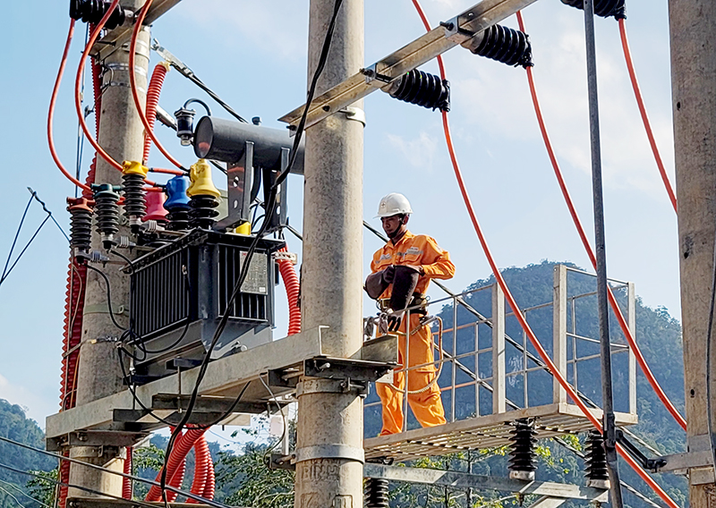 Đóng điện lưới thành công tại Trạm biến áp  Km 39, xã Tân Trạch