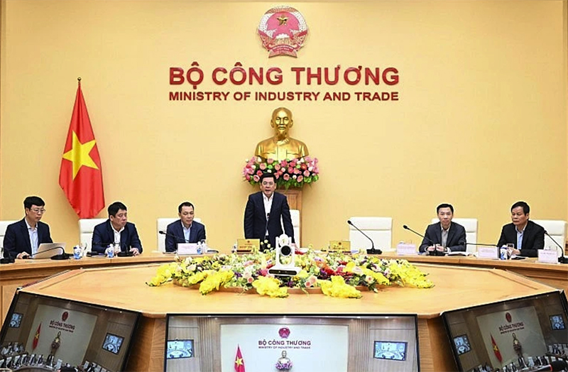Bộ trưởng Công thương Nguyễn Hồng Diên chủ trì cuộc họp.