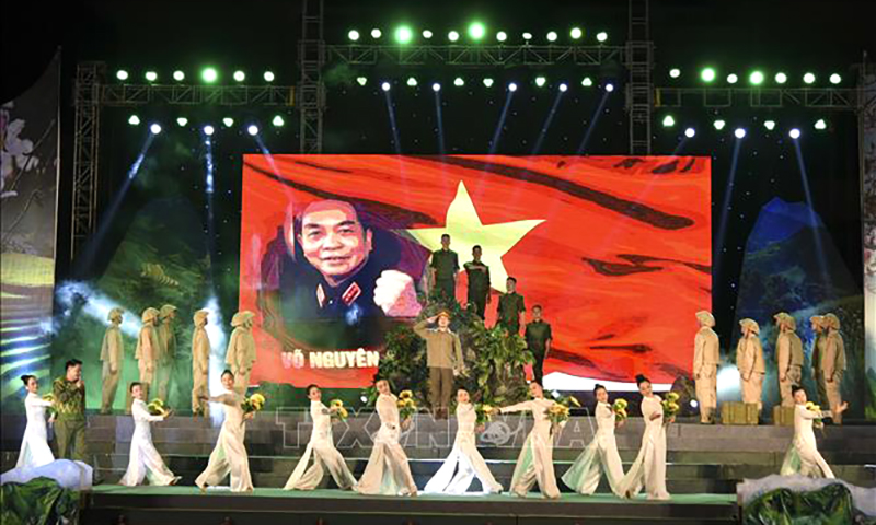 Chương trình nghệ thuật chào mừng kỷ niệm 69 năm Chiến thắng Điện Biên Phủ (7/5/1954 - 7/5/2023) với chủ đề “Bản hùng ca Điện Biên”. Ảnh tư liệu: Xuân Tư/TTXVN