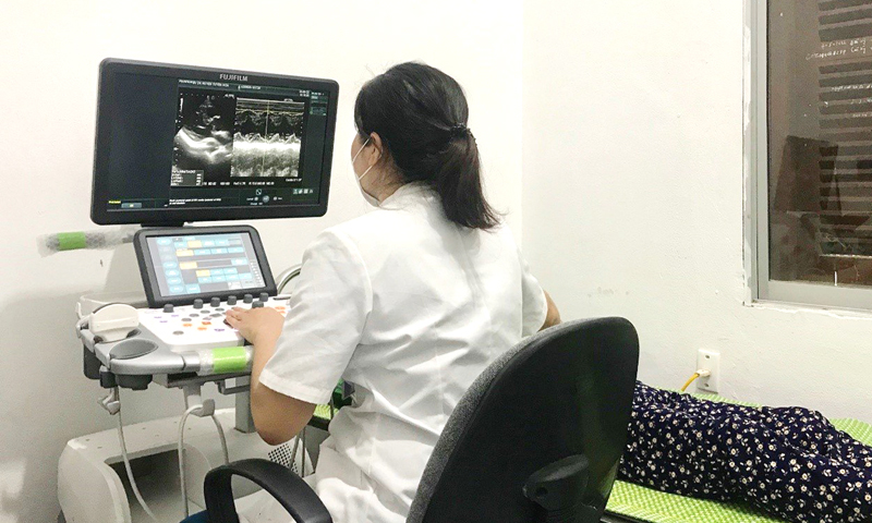 Đội ngũ y bác sĩ Bệnh viện đa khoa huyện Tuyên Hóa đã làm chủ nhiều kỹ thuật mới hiện đại.