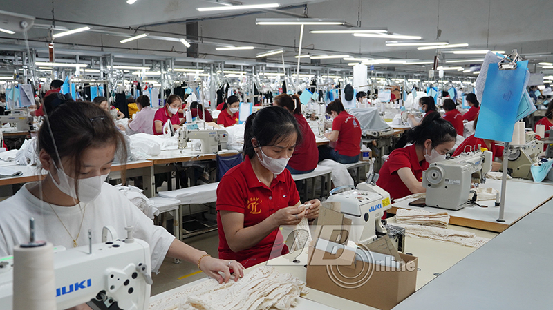 Xí nghiệp may Hà Quảng đề ra chỉ tiêu đạt doanh thu hơn 8,2 triệu USD, bảo đảm việc làm, thu nhập cho 1.250 lao động trong năm 2024.