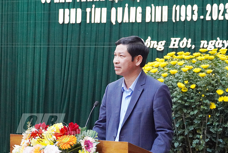 Đồng chí Phó Chủ tịch UBND tỉnh Hồ An Phong phát biểu tại buổi lễ.