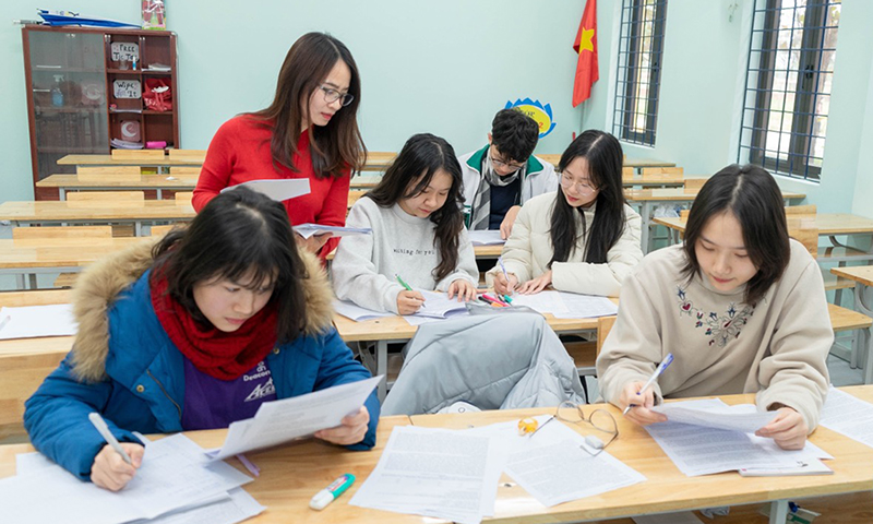 Học sinh đội tuyển Tiếng Anh, Trường THPT chuyên Võ Nguyên Giáp ôn luyện để tham gia kỳ thi chọn học sinh giỏi quốc gia THPT năm học 2023-2024.