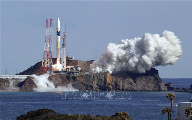 Tên lửa H2A rời bệ phóng tại Trung tâm vũ trụ Tanegashima ở tỉnh Kagoshima, Tây Nam Nhật Bản, ngày 26/1/2023. Ảnh minh họa: Kyodo/TTXVN