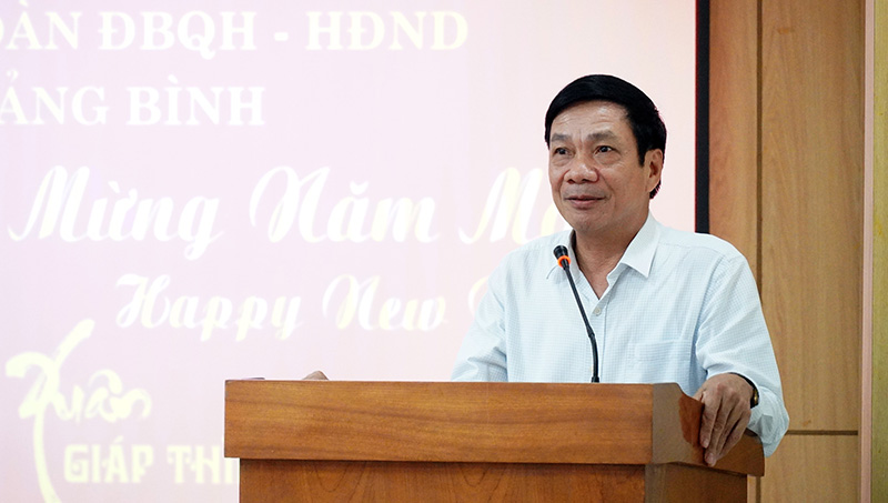 Đồng chí Nguyễn Công Huấn, Ủy viên Ban Thường vụ Tỉnh ủy, Phó Chủ tịch Thường trực HĐND tỉnh phát biểu tại buổi gặp mặt