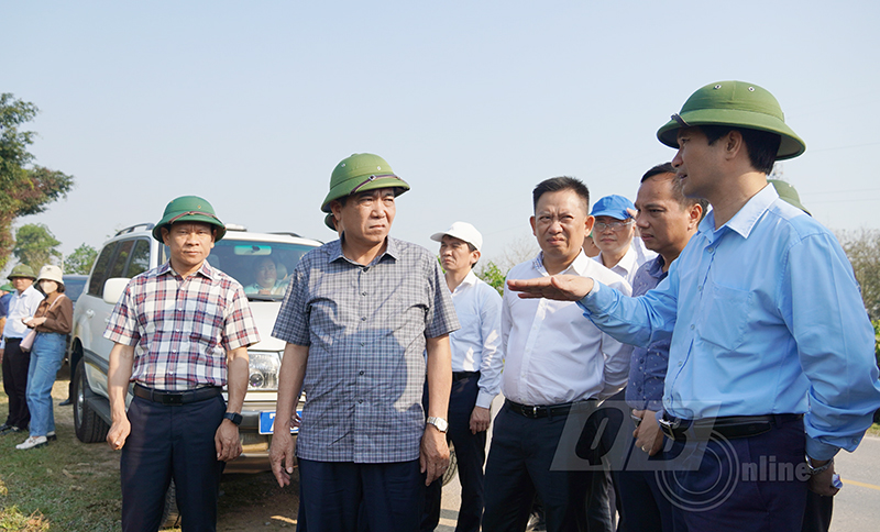 Đồng chí Phó Chủ tịch Thường trực UBND tỉnh Đoàn Ngọc Lâm làm việc với UBND huyện Lệ Thủy và các đơn vị liên quan để thúc đẩy tiến độ công tác bồi thường, giải phóng mặt bằng.