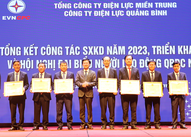 Nhiều tập thể, cá nhân của PC Quảng Bình đạt thành tích cao trong phong trào thi đua năm 2023.