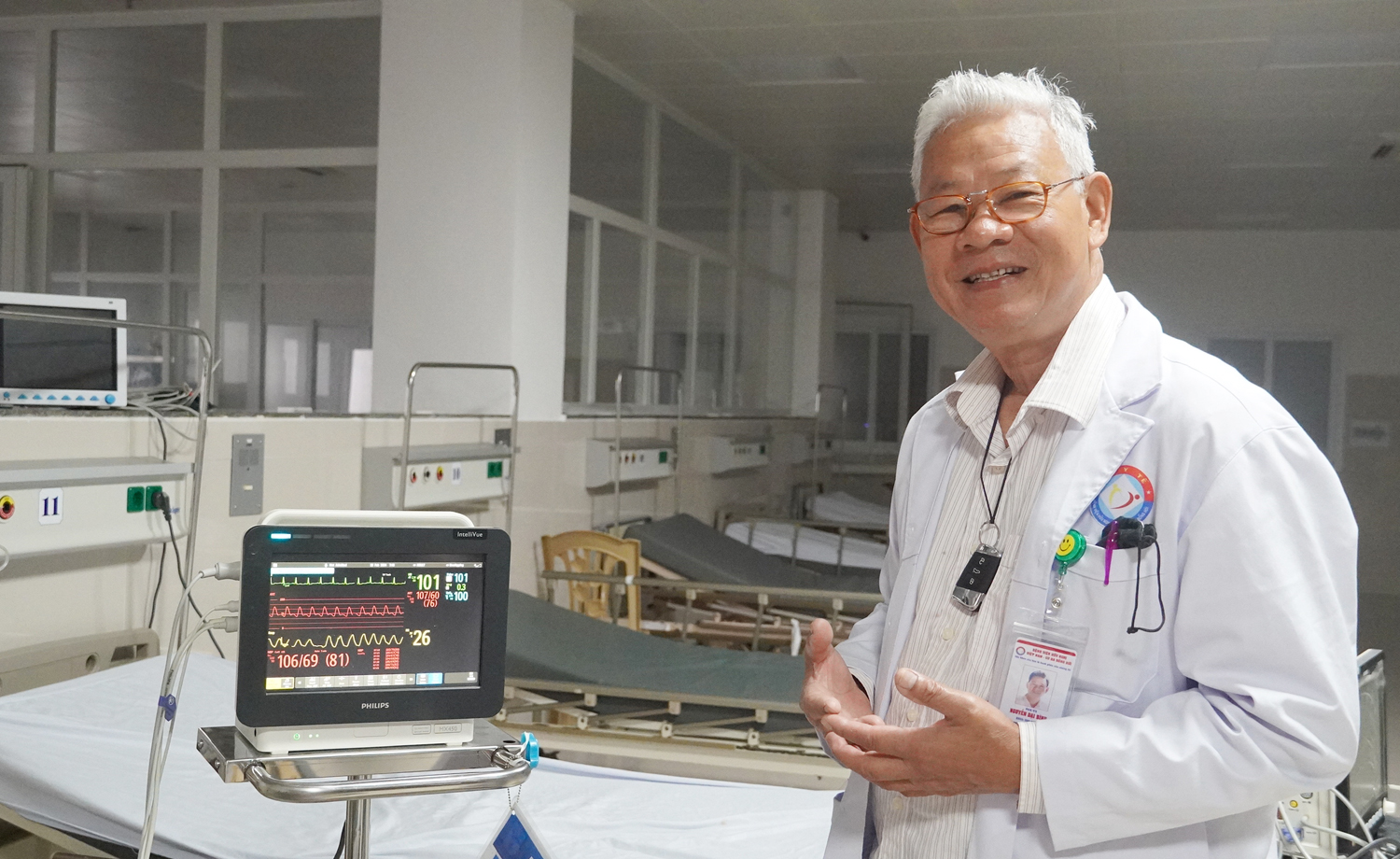 PGS.TS. Nguyễn Đại Bình phấn khởi chia sẻ khi tất cả các chỉ số của bệnh nhân đã trở lại bình thường.
