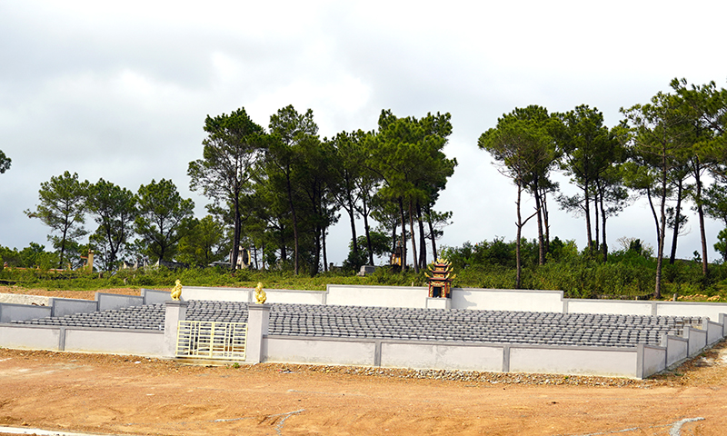 Gần 1.300 ngôi mộ vô chủ được quy tập về nghĩa trang mới xây dựng tại xã Quảng Thanh (huyện Quảng Trạch).