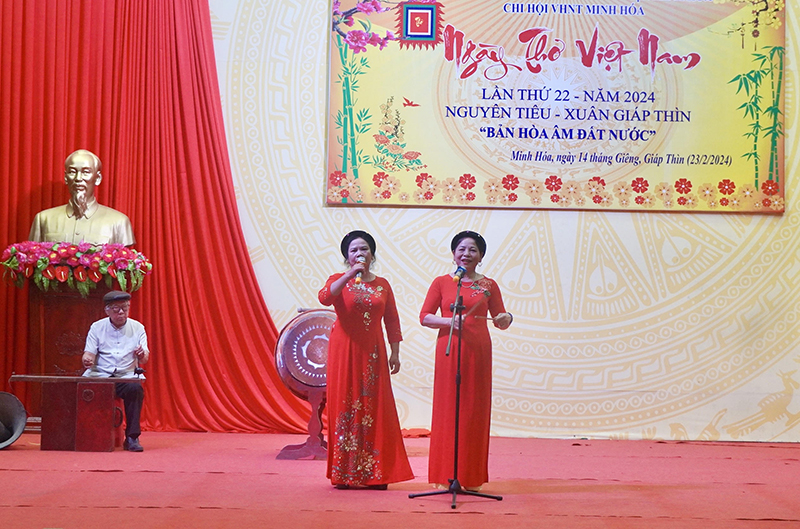 Tại Ngày thơ, công chúng yêu thơ đã được thưởng thức những áng thơ hay ca ngợi Đảng, Bác Hồ, quê hương, đất nước.