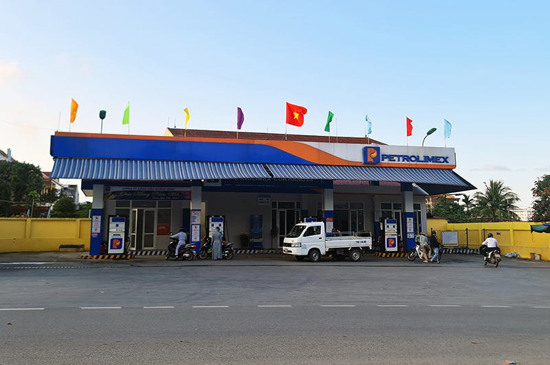 Nhiều cửa hàng xăng dầu trên địa bàn tỉnh đã thực hiện phát hành hóa đơn điện tử theo từng lần bán hàng.