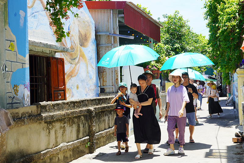 Cảnh Dương sẽ tiếp tục được đầu tư cơ sở hạ tầng để xây dựng làng văn hóa du lịch.