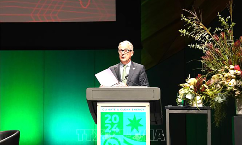 Đặc phái viên về Đông Nam Á của Chính phủ Australia Nicholas Moore phát biểu tại Diễn đàn về khí hậu và chuyển đổi năng lượng sạch. Ảnh: Lê Đạt/Pv TTXVN tại Australia