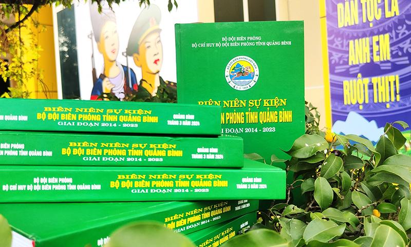 Cuốn sách “Biên niên sự kiện Bộ đội Biên phòng tỉnh Quảng Bình giai đoạn 2014-2023”.