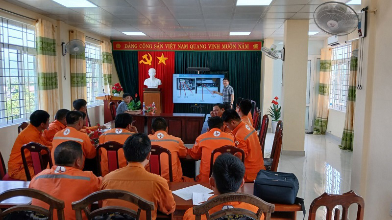 PC Quảng Bình huấn luyện quy trình vận hành, an toàn tại Điện lực Tuyên Hóa.