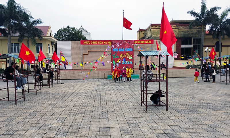 Hội bài chòi được tổ chức thường niên từ ngày mồng 1-3 Tết tại Trung tâm Văn hóa-Thể thao huyện Quảng Ninh.
