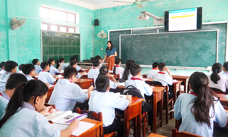 Ứng dụng công nghệ thông tin, nâng cao chất lượng dạy và học tại Trường THCS thị trấn Đồng Lê.
