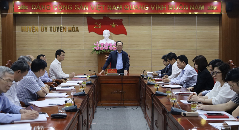  Đồng chí Phó Bí thư Thường trực Tỉnh ủy Trần Hải Châu chủ trì buổi làm việc với Đảng bộ huyện Tuyên Hóa.