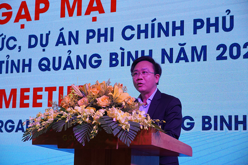 Đồng chí Phó Chủ tịch UBND tỉnh Hoàng Xuân Tân phát biểu tại chương trình gặp mặt.