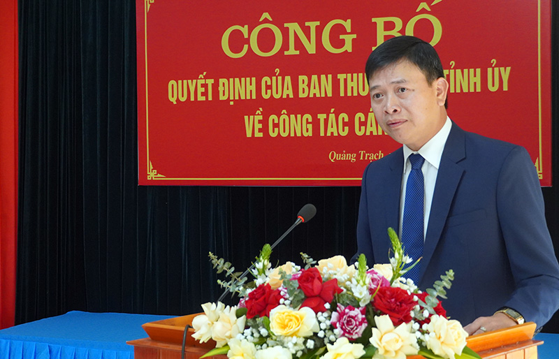 Đồng chí Bí thư Huyện ủy Quảng Trạch Nguyễn Chí Thắng phát biểu nhận nhiệm vụ