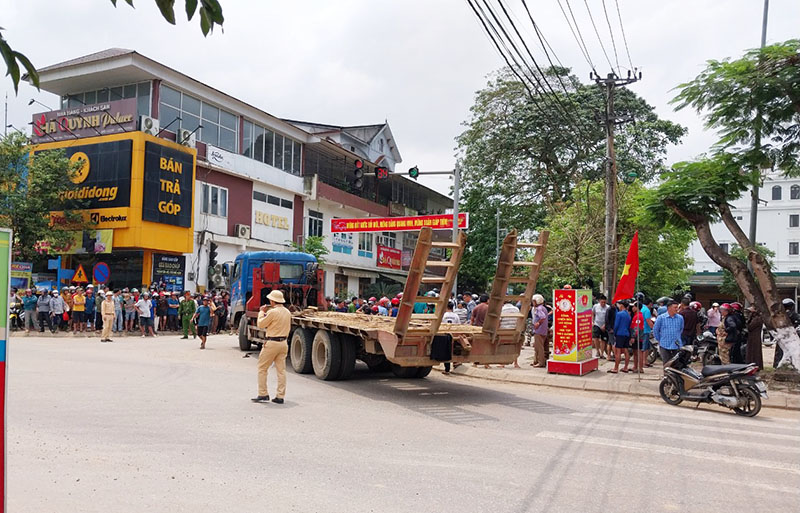 Vụ tại nạn xảy ra tại trung tâm thị trấn Quy Đạt, huyện Minh Hóa.