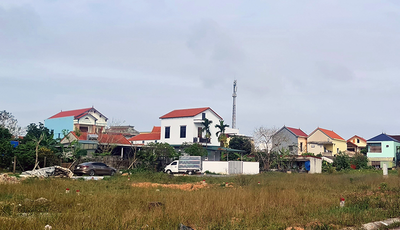 Thị trường bất động sản “đóng băng” khiến công tác thu hồi nợ đọng thuế trên địa bàn gặp nhiều khó khăn.